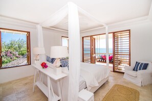 4 bedrooms, in-room safe, desk, iron/ironing board