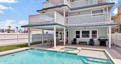 4300SF Home with Large Heated Pool, Hot Tub, Table Games, & Views! Dog-Friendly!