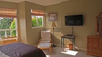 1 chambre, bureau, fer et planche à repasser, accès au Wi-Fi (inclus)