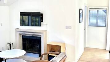 Smart TV, books