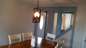 Dining - Summer 2024 Beach Getaway! Don’t miss out on a vacation in Narragansett Pier (Narragansett)