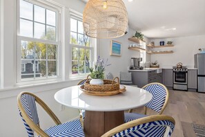 Fridge, microwave, oven, stovetop - Twenty Shore - 1 Surf Suite (Ogunquit)