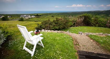 A Unique Cottage, Doolin Breathtaking Ocean & Burren views