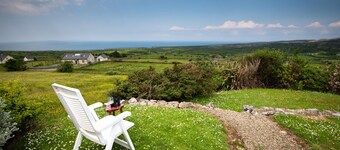 A Unique Cottage, Doolin Breathtaking Ocean & Burren views