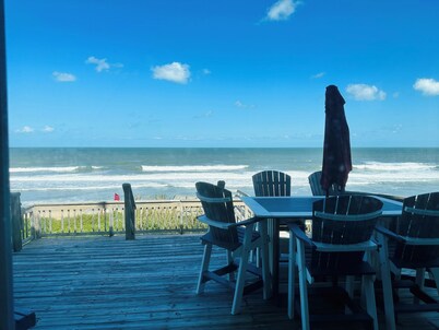 Executive Oceanfront Retreat