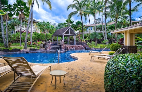 Outdoor pool. Tropical style Luxury Townhome, newly renovated - Paradise!