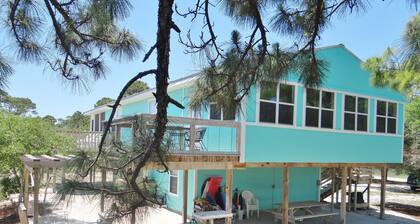 LOW RATE!! Clean/adorable with lots of nice features! Next to beach path.