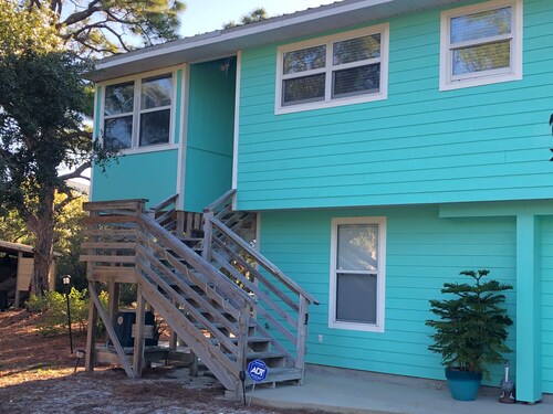LOW RATE!! Clean/adorable with lots of nice features! Next to beach path.