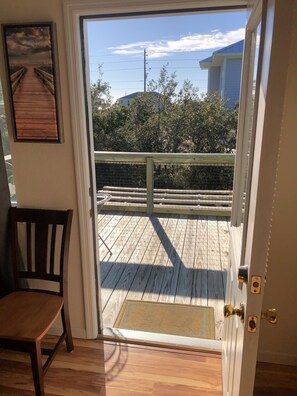 Interior - LOW RATE!! Clean/adorable with lots of nice features! Next to beach path. (St. George Island)
