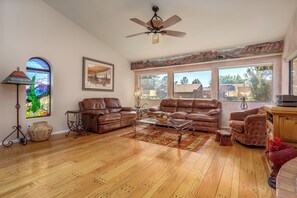 Smart TV, fireplace, DVD player, books