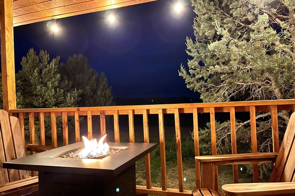Evenings around the fire table under the stars