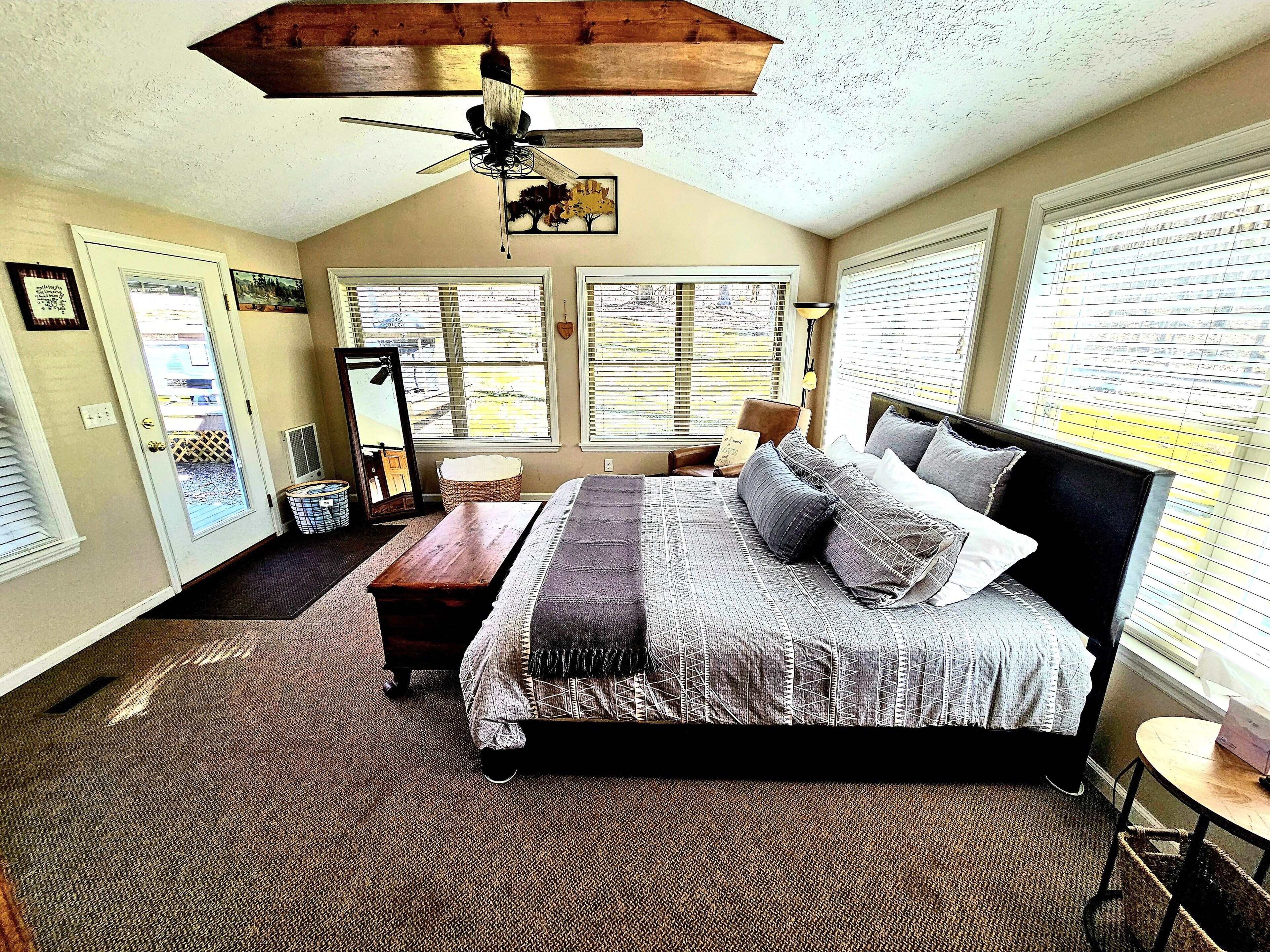 3 bedrooms, travel crib, free WiFi, bed sheets