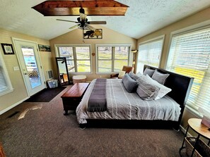 3 bedrooms, travel crib, free WiFi, bed sheets