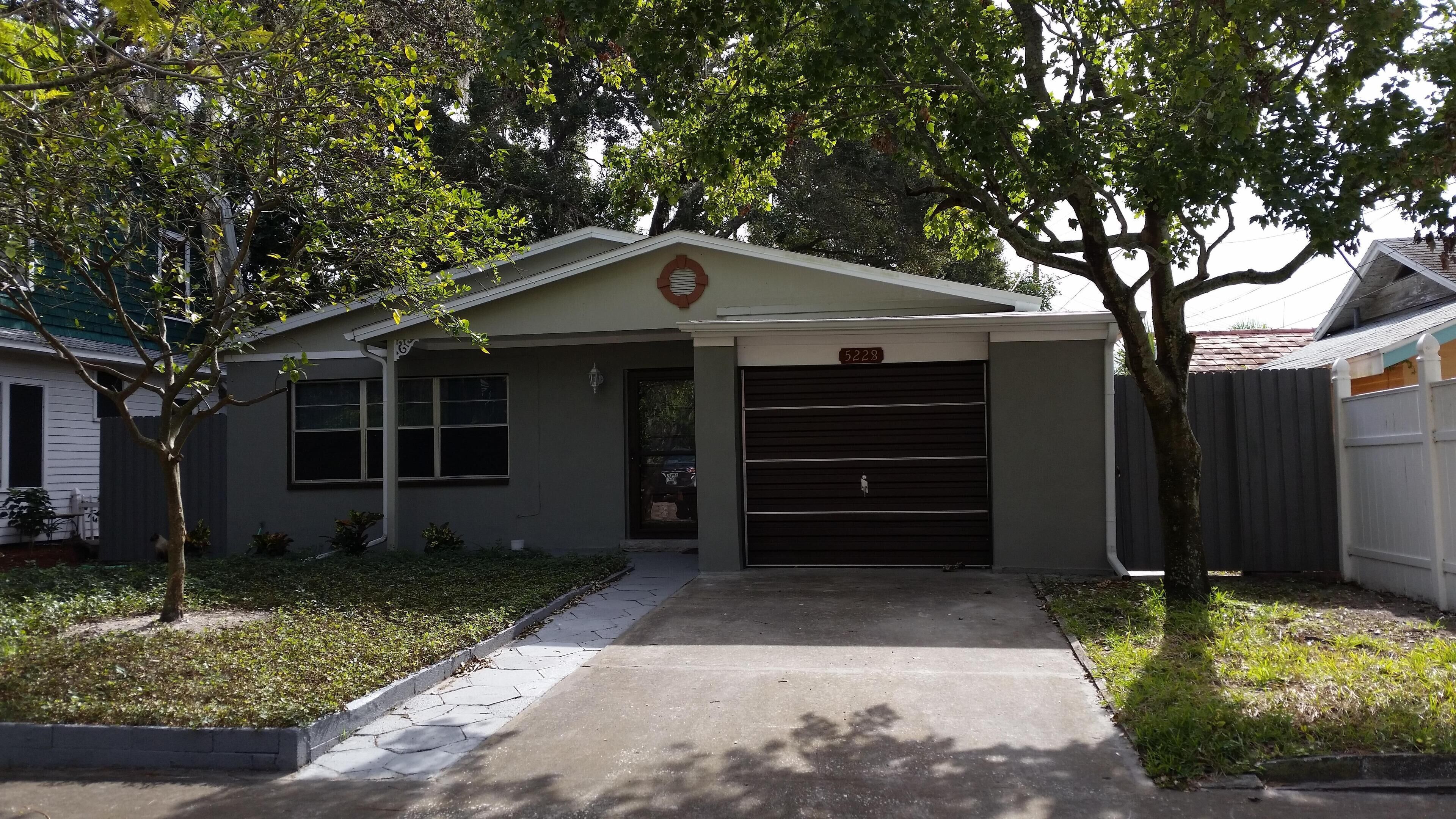 Completely Remodeled  Gorgeous 2 Bedroom, Sleeps 4 Gulfport