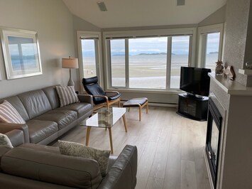 Tide out....new flooring