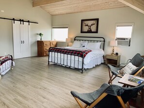 3 dormitorios, tabla de planchar con plancha, wifi y ropa de cama