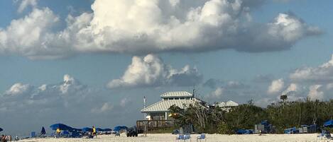 Beach nearby, sun-loungers, beach towels