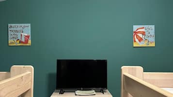 4 slaapkamers, een strijkplank/strijkijzer, gratis wifi