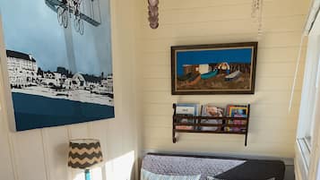 Smart TV, reproductor de DVD, libros y videoteca