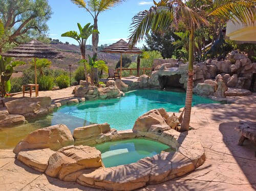Relaxing Island Style Oasis