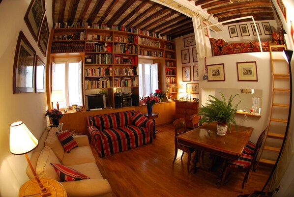 Smart TV, books, stereo