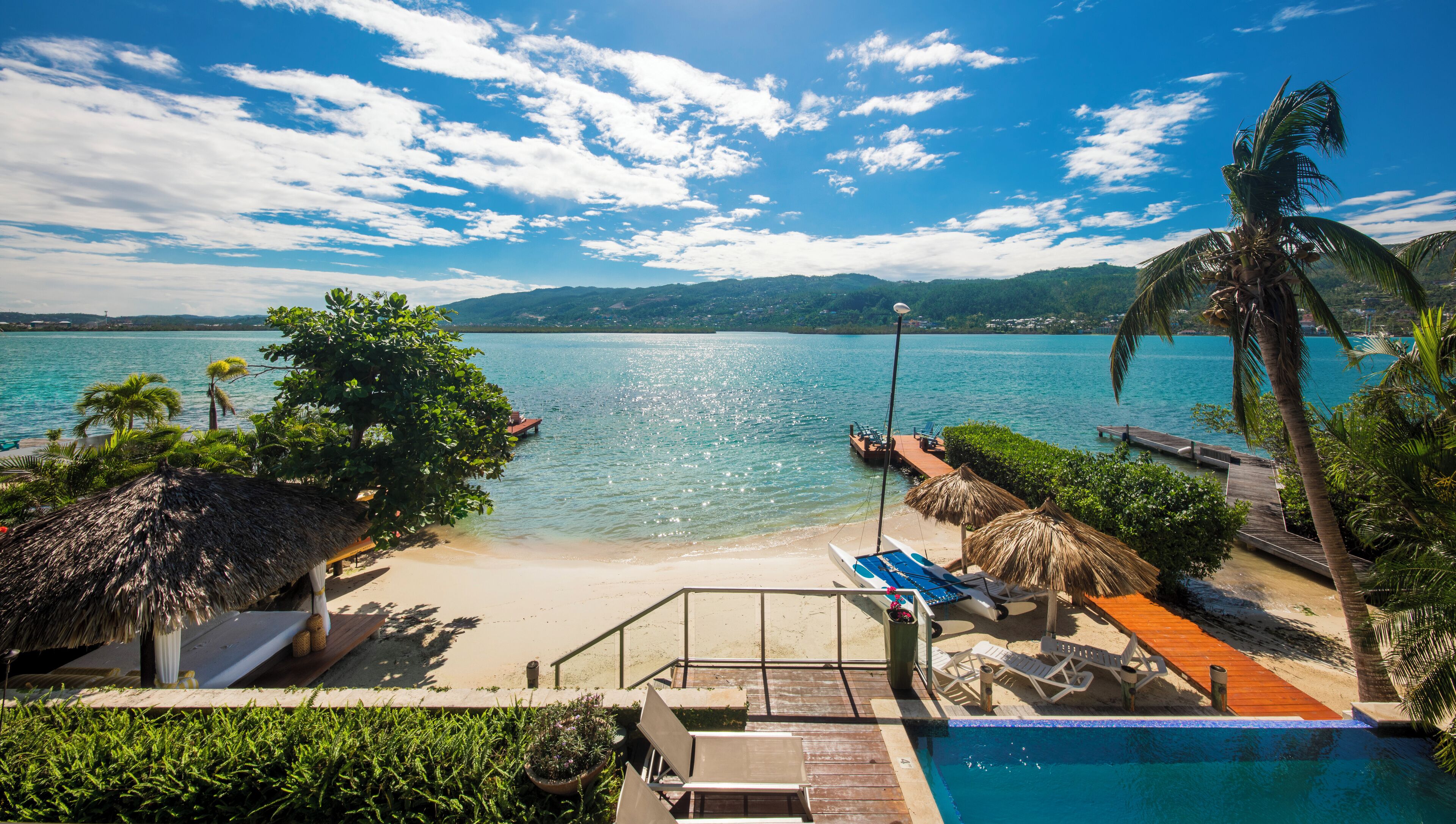 Outdoor pool, an infinity pool