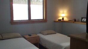 4 bedrooms, WiFi, bed sheets