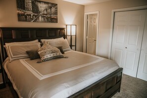 2 間睡房、房內夾萬、熨斗/熨衫板、免費 Wi-Fi