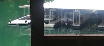 Tiltn Hiltn Beautiful lake home on Lake Norris in Lafollette, TN