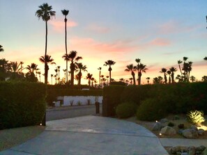 Property grounds - FABULOUS PRIVATE MID-CENTURY FOUR BEDROOM RESORT STYLE POOL HOME IN CENTRAL PS (Palm Springs)