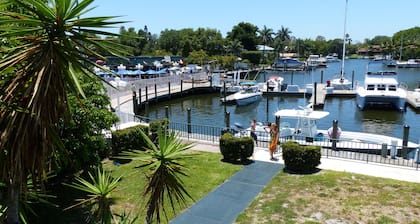 Sarasota «Suite de luxe avec lit king-size sur le front de mer» n ° 201 à l'hÎtel situé à 7150 N TAMIAMI TR