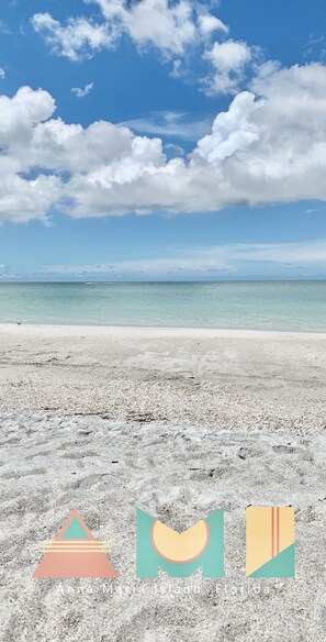 Am Strand, Liegestühle, Strandtücher
