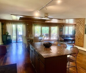 المنشأة من الداخل