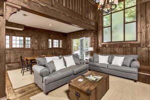 Smart TV, fireplace, DVD player, stereo - Beautiful 4 BR House & 2 BR Cottage on Ocean Avenue near Dock Square (Kennebunkport)