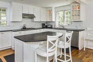 Fridge, microwave, oven, stovetop - Beautiful 4 BR House & 2 BR Cottage on Ocean Avenue near Dock Square (Kennebunkport)