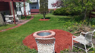 Lovely Beach Cottage With View Of you Channel, Park, & Lighthouse.