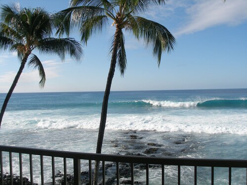 Surfers & Sunsets-Kona Reef Ocean Front Unit
