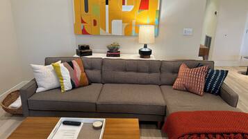 Smart-TV, Kamin, DVD-Player