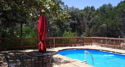 LOG HOME 4.5 Acres, HUGE VIEW, POOL, FIREPIT, 2 WOODBURNING FIREPLACES