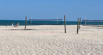 SOUTH BEACH & PARK Just a Hop Skip & Jump • CORAL COTTAGE • Fun Seaside Vero