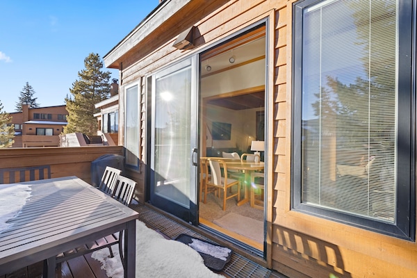 Sliding door to the deck