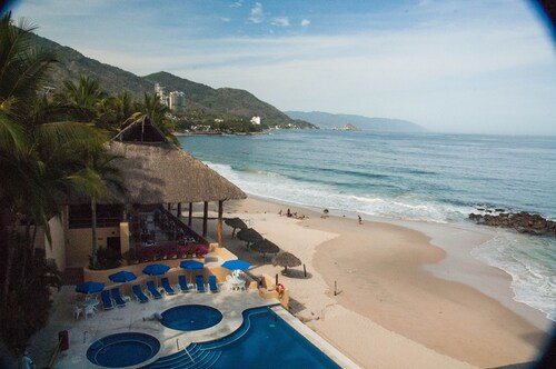 Beachfront Condo in Puerto Vallarta - Los Palmares