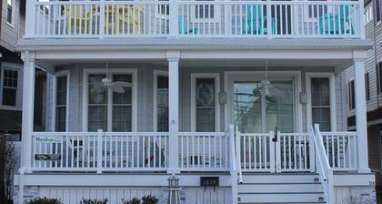 Beautiful house! Amazing location on Wesley! One block to beach and boards!