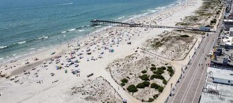 Vakkert hus! Perfekt beliggenhet! 1 kvartal fra stranden og strandpromenaden!