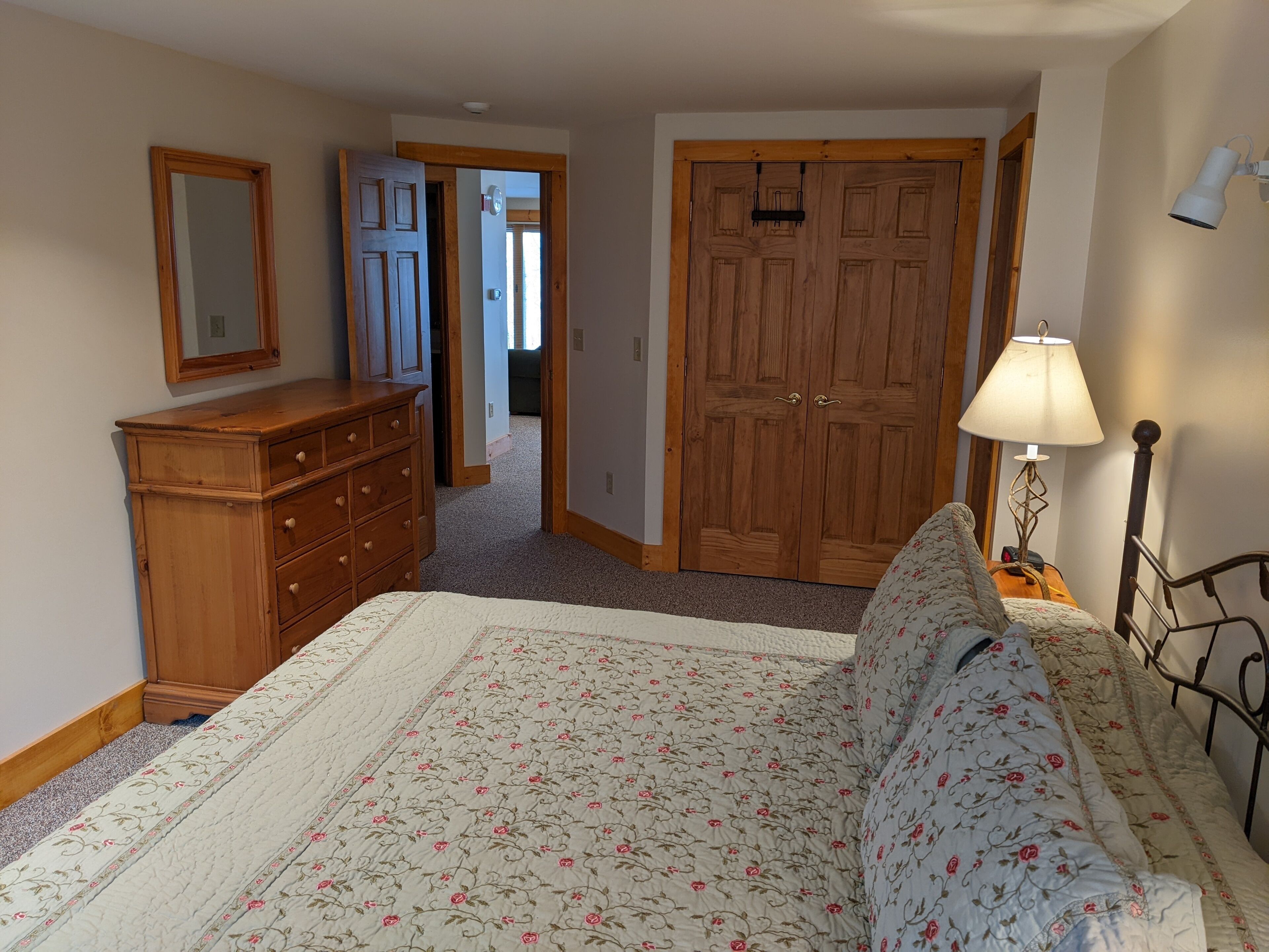 2 chambres, fer et planche à repasser, Wi-Fi gratuit, draps fournis