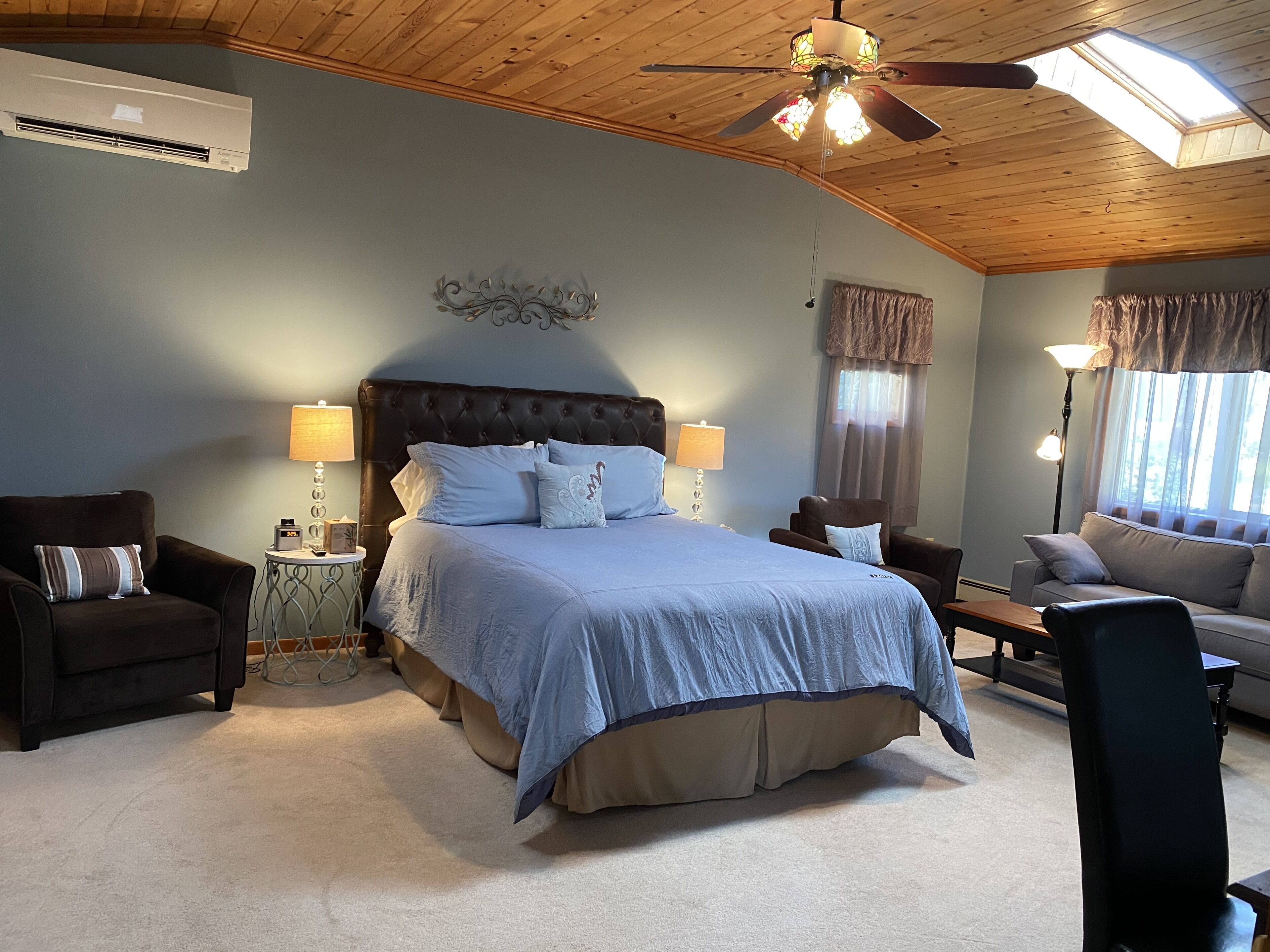 Spacious, Private- Kingston, Hudson Valley colleges, Off Street Park