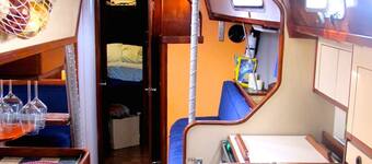 Can I Travel from Miami to Panama by Houseboat: Ultimate Guide