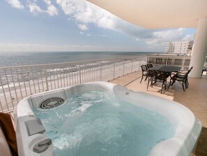 Outdoor dining - 4 bedroom D Tower!! Turquoise Complex (Orange Beach)