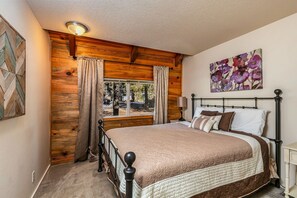 5 habitaciones, tabla de planchar con plancha, wifi y ropa de cama 