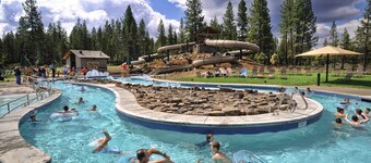 15 Lupine Lane Sleeps up to 12 and is between the SHARC and Fort Rock Park!
